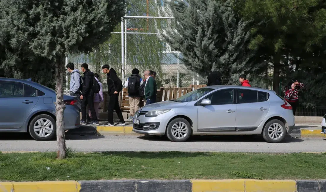Diyarbakır’ın Ergani ilçesinde meydana gelen feci kazada, kontrolden çıkan bir