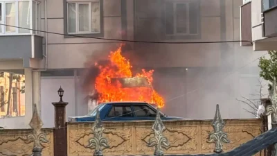 Tekirdağ’ın Kapaklı ilçesinde tekstil malzemesi taşıyan bir minibüste çıkan yangın