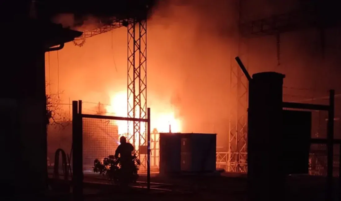 Isparta’nın Eğirdir ilçesinde akşam saatlerinde meydana gelen trafo patlaması bölge