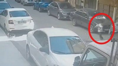 İstanbul Pendik’te park halindeki araçların arasından aniden yola fırlayan 8