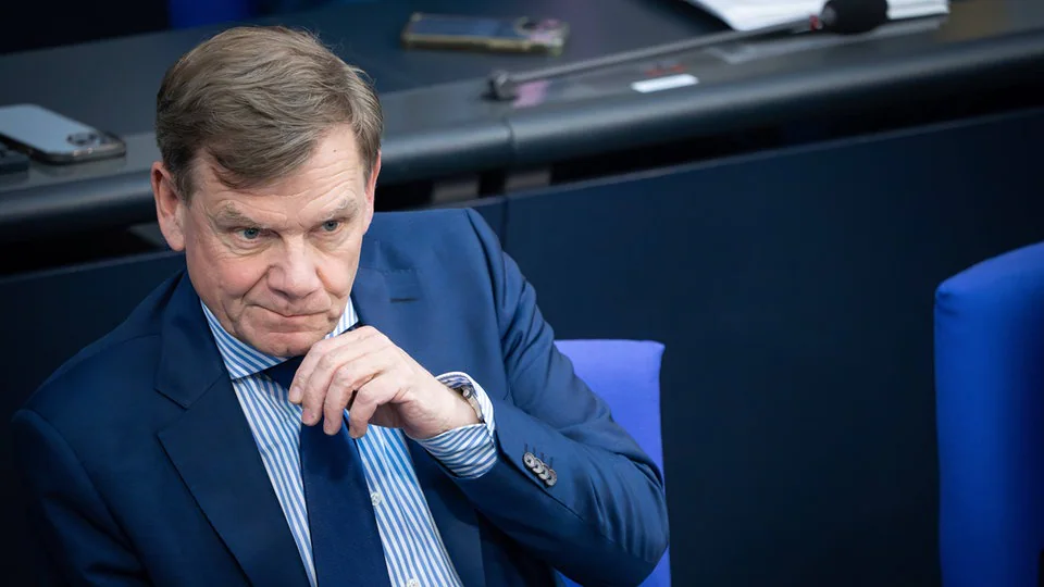 Politico: AB stratejik ağırlığını tamamen kayıp mı edecek?