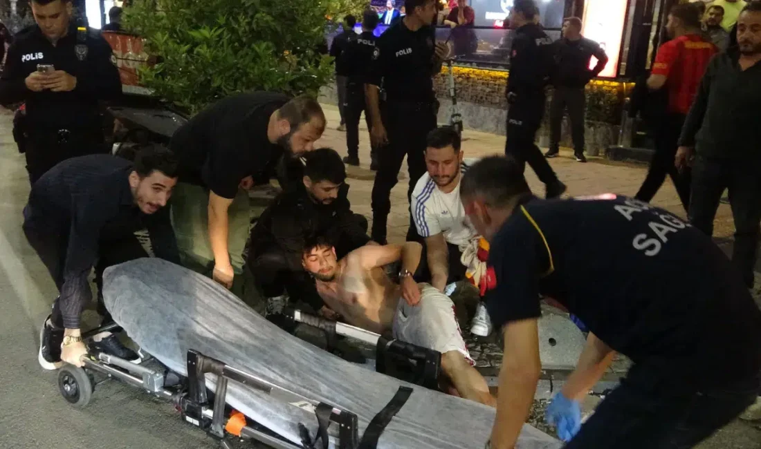 Antalya’da derbi galibiyetinin coşkusunu yaşayan Galatasaraylı bir taraftar, kutlamalar sırasında