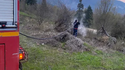 Kastamonu’nun Cide ilçesinde ormanlık alandan yükselen alevler kısa sürede paniğe
