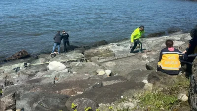 Rize’nin Pazar ilçesinde deniz kıyısındaki kayalıklar arasında bulunan erkek cesedi