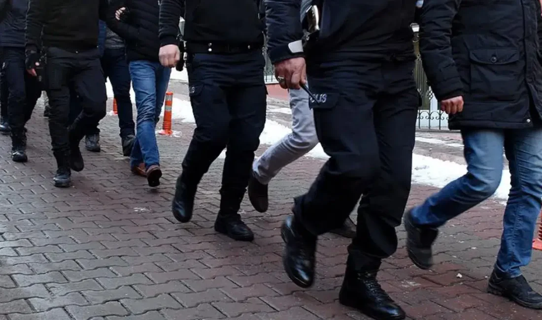 İzmir merkezli yürütülen ve üç ili kapsayan eş zamanlı terör