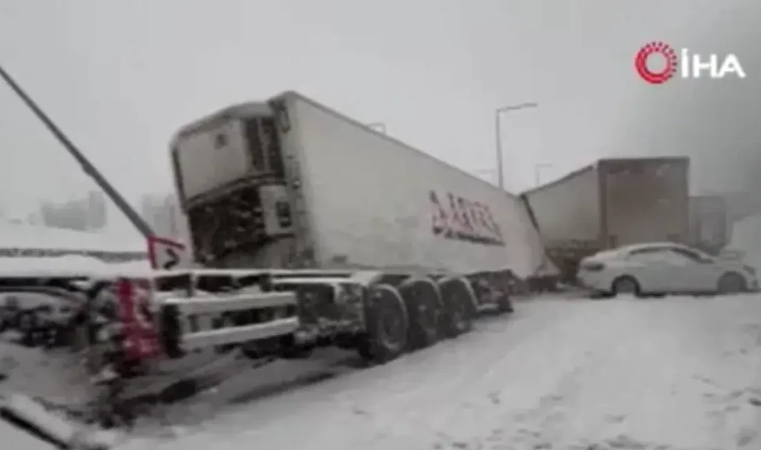 Bitlis’te 4 tır ve 2 otomobilin karıştığı zincirleme trafik kazası