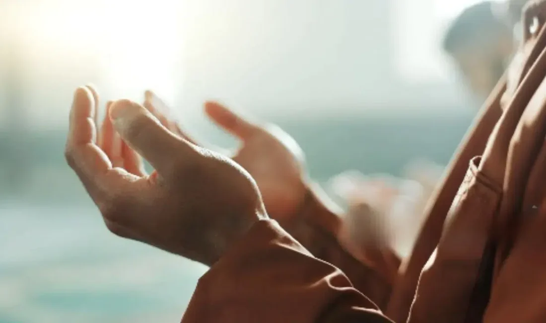 İslam dünyası için haftanın en kutsal ve bereketli günü olan