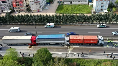 Anadolu Otoyolu’nun Kocaeli kesiminde 6 tırın karıştığı zincirleme trafik kazası