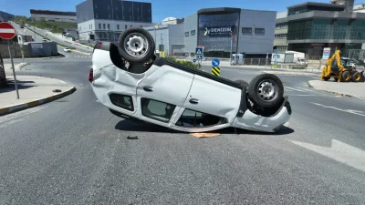 İstanbul Esenyurt’ta süratli olduğu iddia edilen bir otomobilin karıştığı kazada