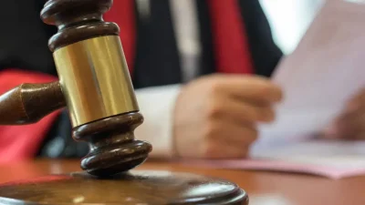 İstanbul Kadıköy’de bir eğlence mekanında bir kadının üzerine yanıcı madde