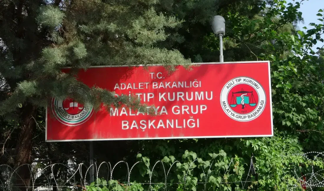 Malatya’da otomobil ile motosikletin çarpışması sonucu meydana gelen feci trafik