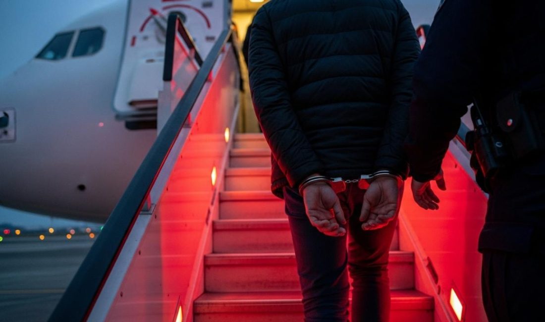 İçişleri Bakanlığı tarafından yürütülen titiz operasyonlar sonucunda, yurt dışına firar