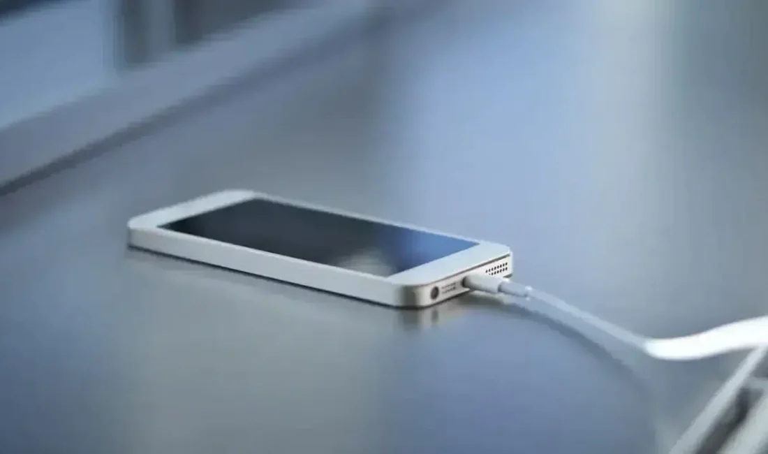 Akıllı telefon kullanıcılarının neredeyse tamamının yaptığı o alışkanlık aslında büyük