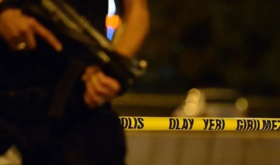 Uşak’ın Ulubey ilçesinde aile içi şiddet ihbarına giden emniyet güçleri,