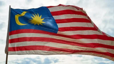 Malezya’nın Sabah eyaletinde bulunan yüzen kasabada çıkan korkunç yangın yaklaşık