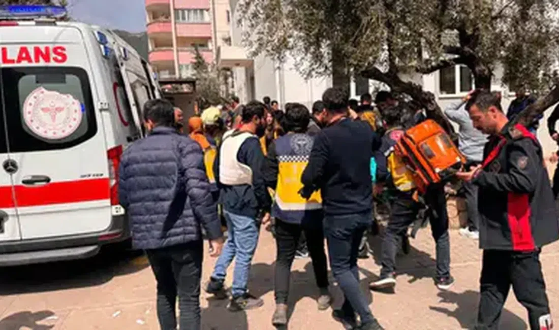 Kahramanmaraş’ın Onikişubat ilçesinde bulunan Ayser Çalık Ortaokulu’nda meydana gelen silahlı