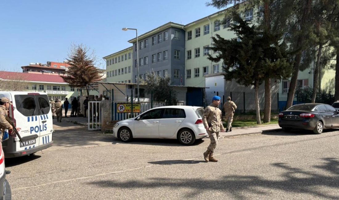 Şanlıurfa’nın Siverek ilçesinde bir eğitim kurumuna düzenlenen silahlı saldırı tüm