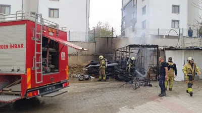 Bursa’nın İnegöl ilçesinde bir sitenin bahçesinde bulunan depoda çıkan yangın