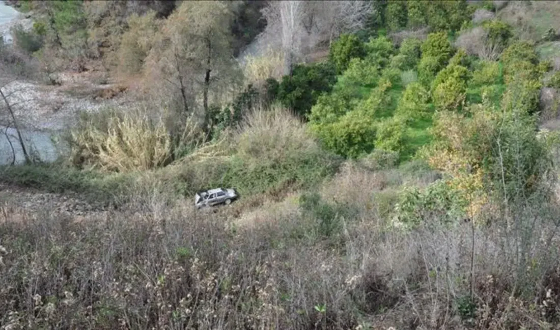 Kütahya’nın Tavşanlı ilçesinde hastane otoparkında park halindeki bir otomobilin el