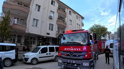 Aksaray’da tek başına yaşadığı evde çıkan yangına kendi imkanlarıyla müdahale