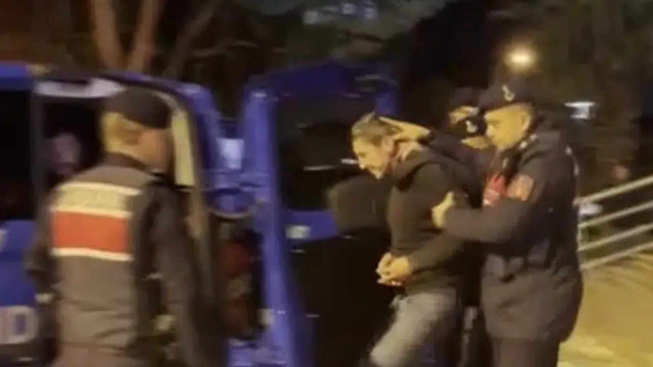 İzmir’in Bayındır ilçesinde aranan bir şahsın yakalanması için düzenlenen operasyon