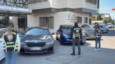 İstanbul Sarıyer’de bir alışveriş merkezinin otoparkını drift pistine çeviren 5