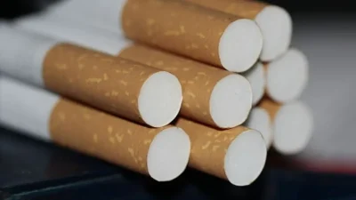 Tütün ürünlerine gelen dev zamla birlikte sigara fiyatları yeniden güncellendi.