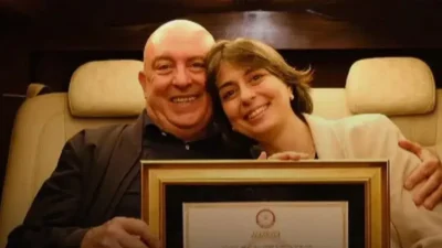 Üsküdar Belediye Başkanı Sinem Dedetaş, babası İbrahim Serhan’ın vefat haberiyle