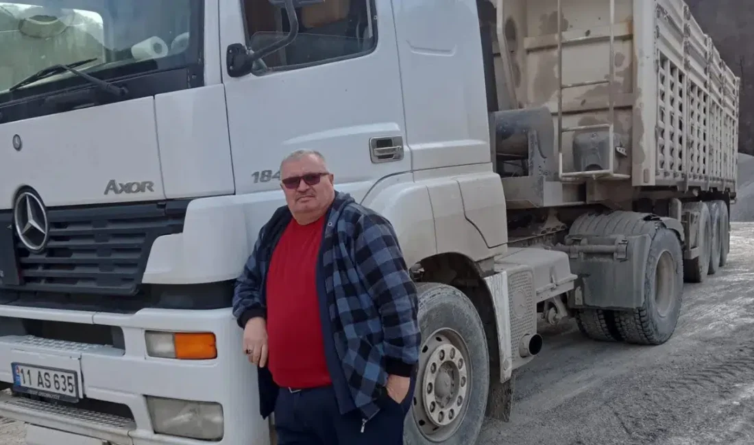 Samsun’un Alaçam ilçesinde meydana gelen feci kazada, kamyonun altında kalarak