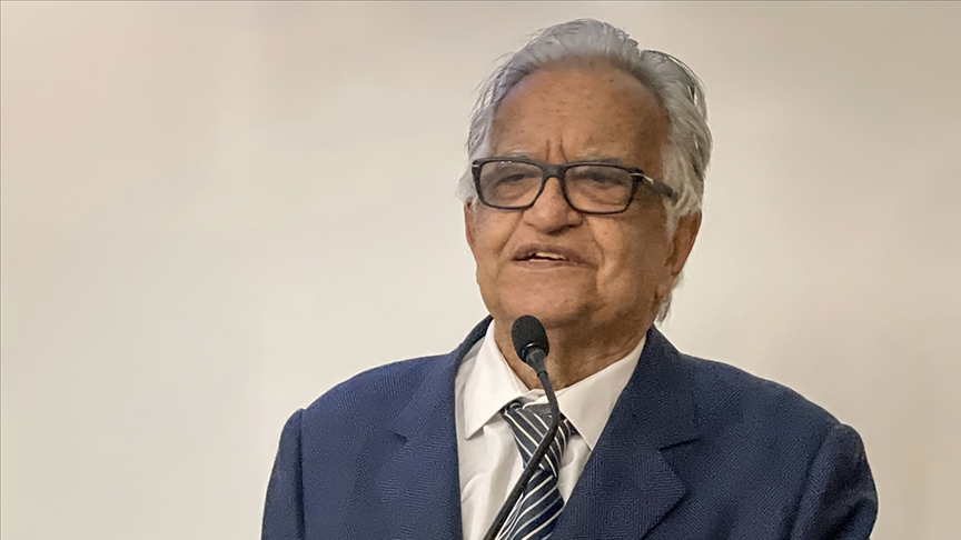 Türkiye’nin yetiştirdiği en kıymetli değerlerden biri olan, tıp profesörü olmasının