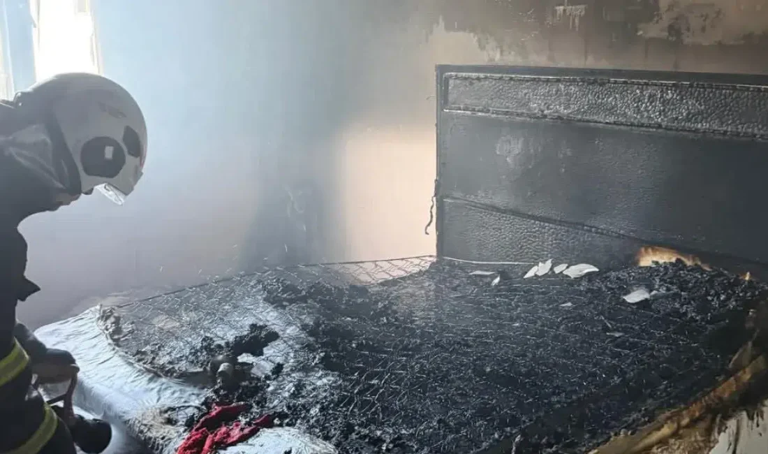 Hatay’ın Antakya ilçesinde bir evde yükselen alevler mahalle sakinlerine panik