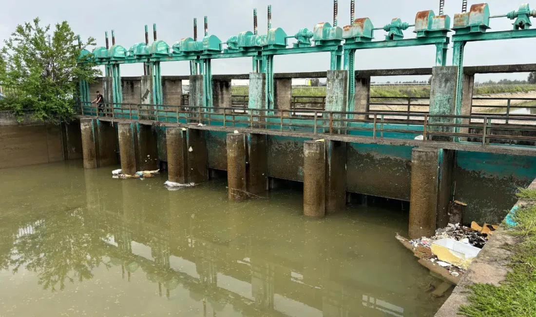 Adana’da arkadaşıyla birlikte serinlemek amacıyla sulama kanalına giren ve akıntıya