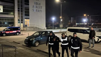 Bolu’da kendilerini polis ve savcı olarak tanıtarak yaşlı bir kadının