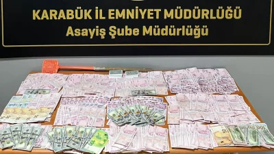 Karabük’te emniyet güçlerinin bir adrese düzenlediği eş zamanlı kumar operasyonunda