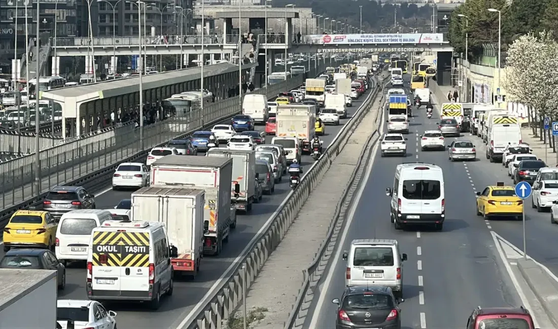 İstanbul’da haftanın ikinci iş günü olan Salı sabahında sürücüler ve