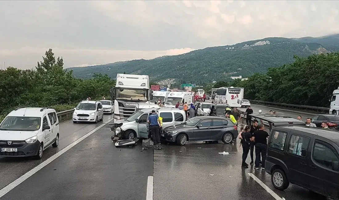 Tekirdağ’ın Çerkezköy ilçesinde kontrolden çıkan hafif ticari aracın adeta ortalığı
