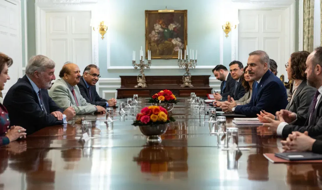 Dışişleri Bakanı Hakan Fidan, Birleşik Krallık’ın başkenti Londra’da gerçekleştirdiği üst