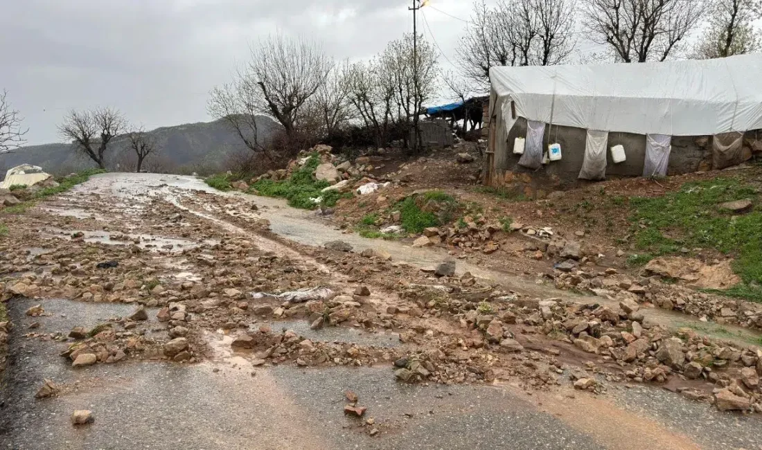 Şırnak’ta etkisini artıran şiddetli sağanak yağış kısa sürede sele dönüşerek