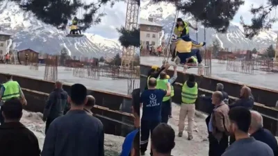 Hakkari’de devam eden bir inşaat çalışması sırasında beton mikserinden kopan