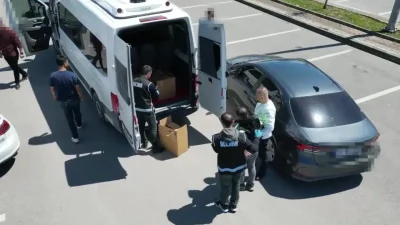 Kocaeli Emniyet Müdürlüğü ekiplerinin TEM Otoyolu üzerinde gerçekleştirdiği nefes kesen