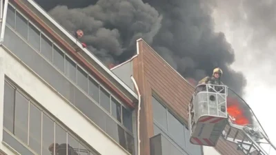 Bursa’nın Yıldırım ilçesinde 8 katlı bir sitenin çatı katında aniden