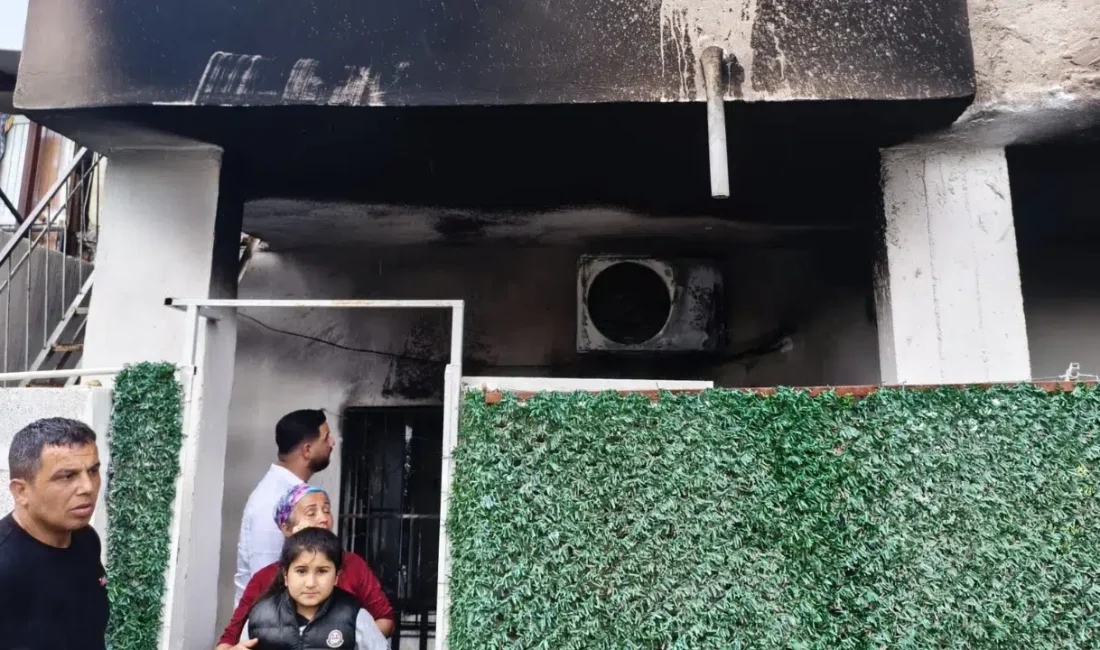 Mersin’in Tarsus ilçesinde iki katlı bir müstakil evde klimanın adeta