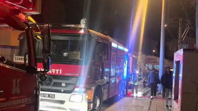 Erzurum’un Palandöken ilçesinde bulunan metruk bir binada aniden yükselen alevler