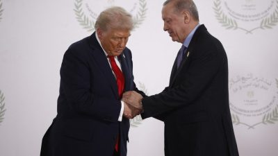 Cumhurbaşkanı Recep Tayyip Erdoğan ile ABD Başkanı Donald Trump arasında