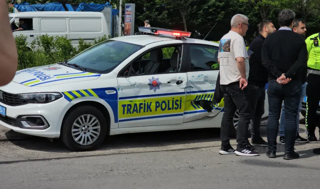 Zonguldak’ta liman sahasına girmek için geri manevra yapan yük treni,