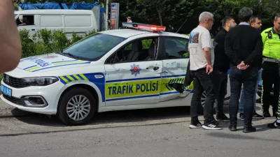 Zonguldak’ta liman sahasına girmek için geri manevra yapan yük treni,