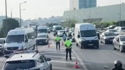 İstanbul Şile Yolu Tepeüstü mevkiinde trafik akışını bozarak taralı alan