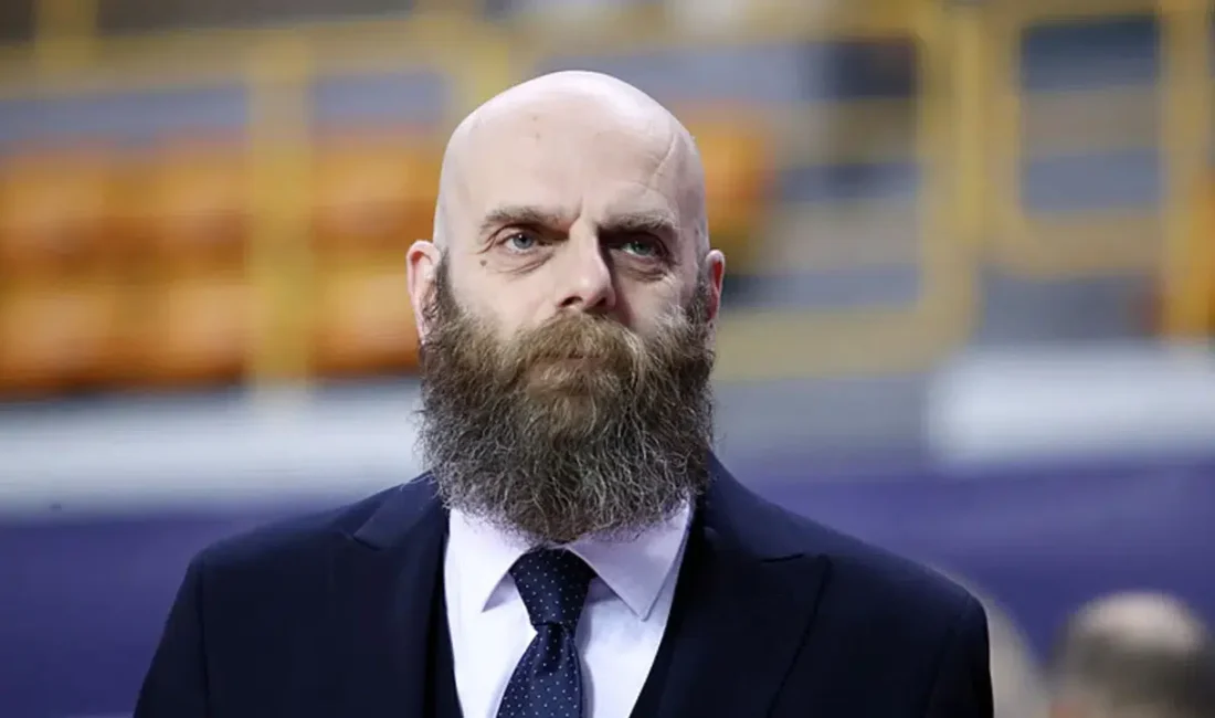 Türkiye Sigorta Basketbol Süper Ligi ekiplerinden TOFAŞ, başantrenörlük koltuğuna İtalyan