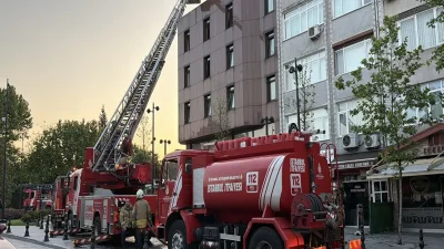 İstanbul’un Fatih ilçesinde sabah saatlerinde dört katlı bir otelde çıkan