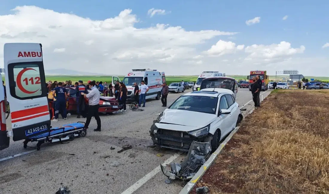 Konya’nın Kulu ilçesinde iki otomobilin çarpışması sonucu meydana gelen feci